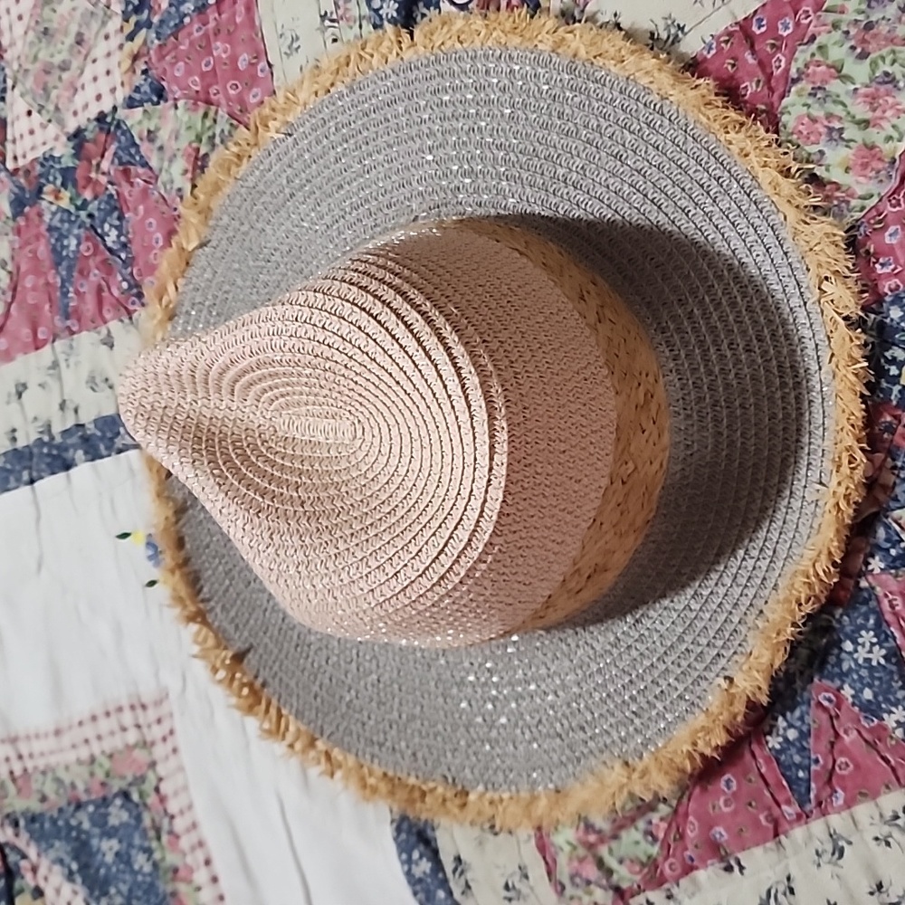 Ladies beach hat